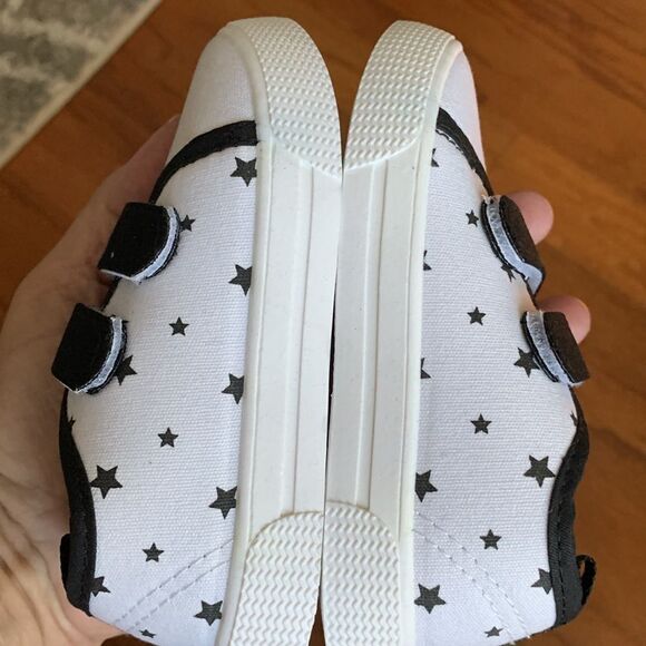 Toddler Size 7 Velcro low top canvas Sneakers perfect for July 4 pageant wear. - Picture 5 of 8